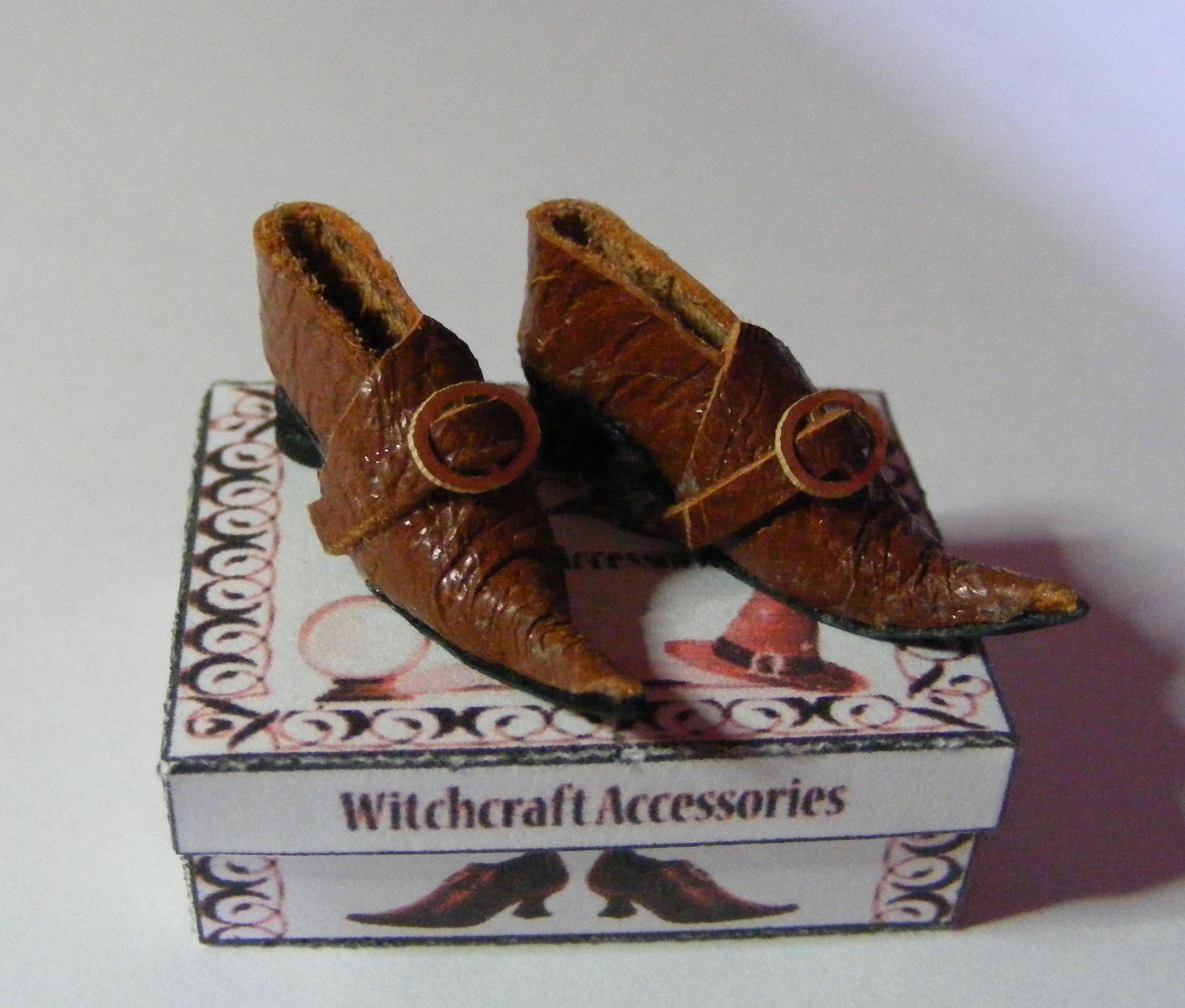 TAN LEATHER WITCH SHOES